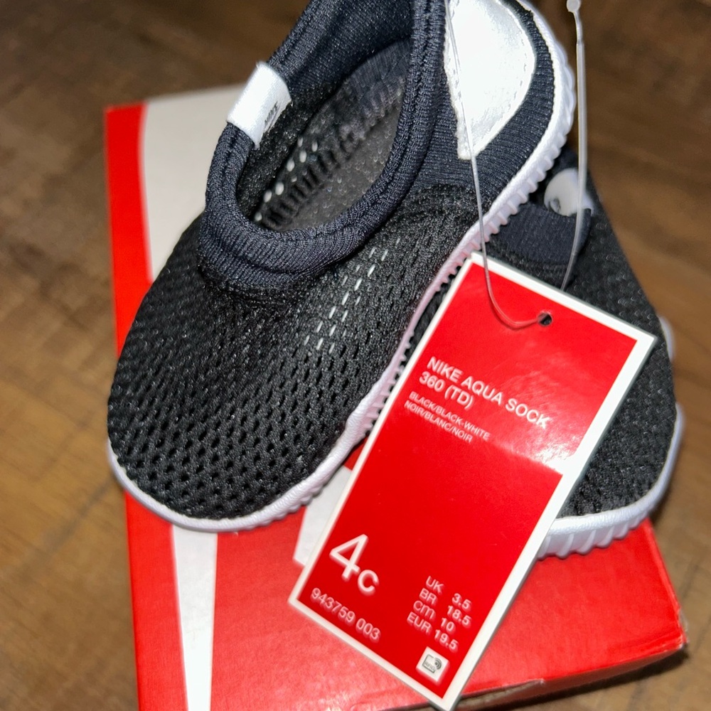 Nike Aqua Sock 360 Kids Shoes - Black and White